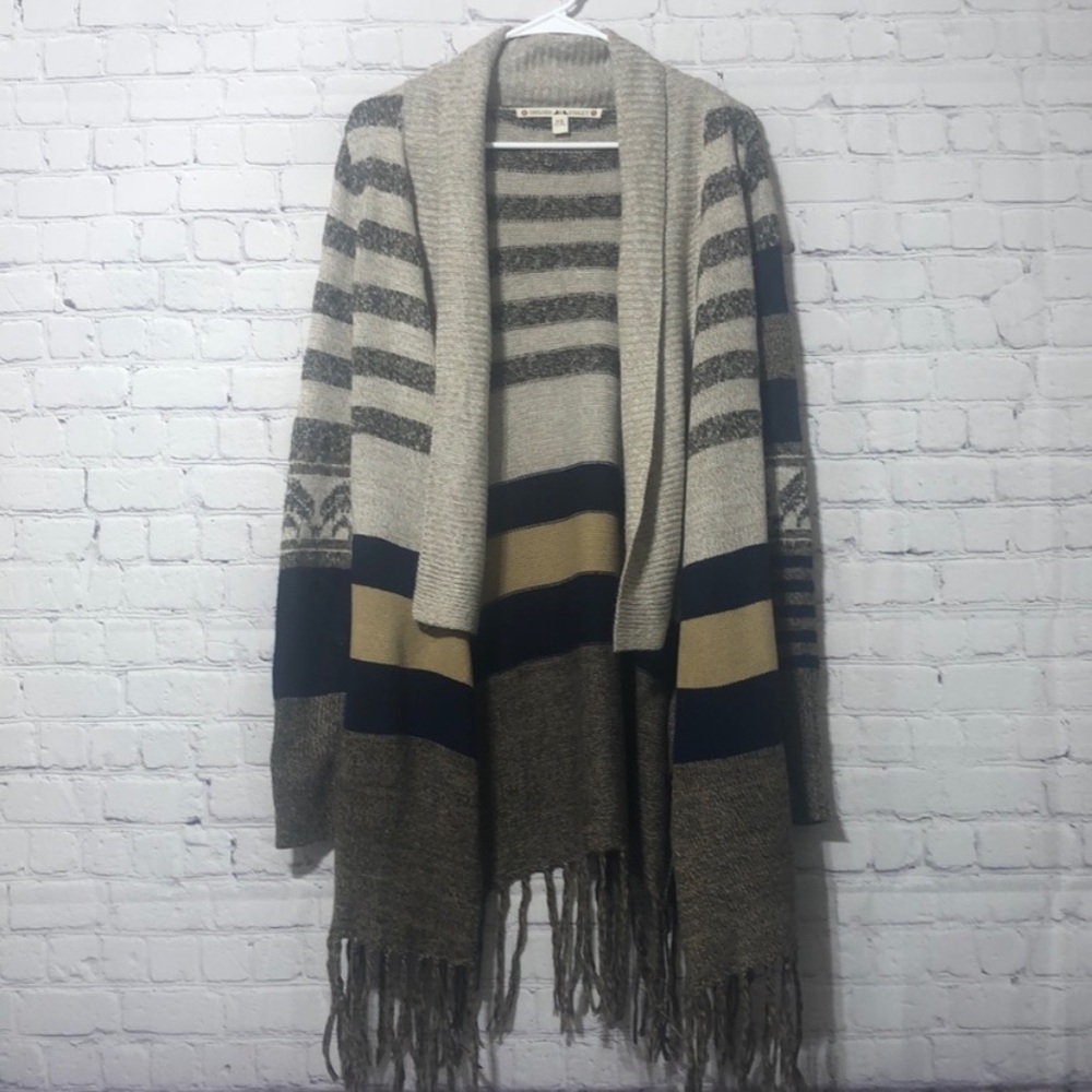Chelsea & Violet Gray and Cream Knit Cardigan